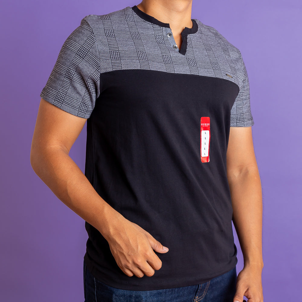 Camiseta - GUESS CUELLO CHINO