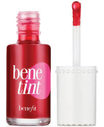 Maquillaje - tinta para labios y rostro benefit