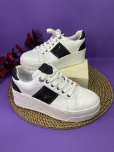 Tenis - Guess blancos para dama