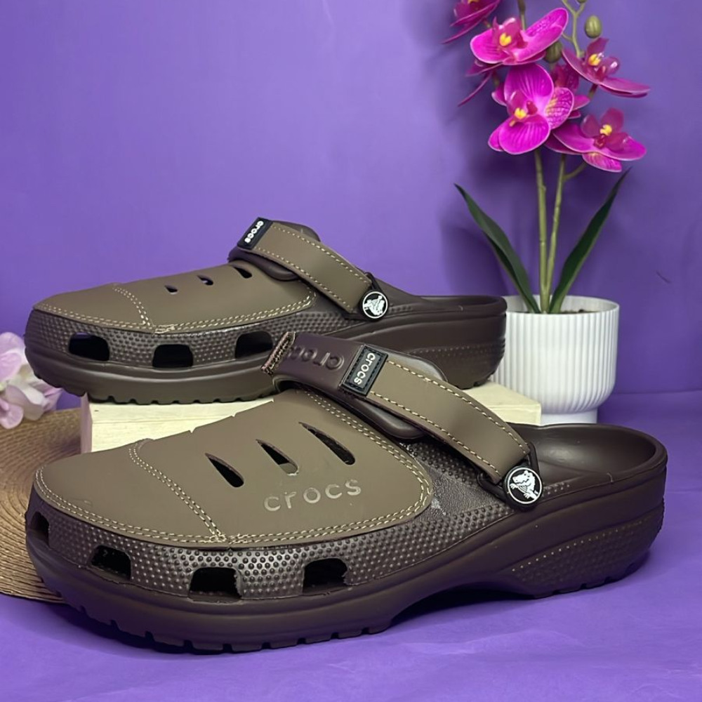 CROCS - CROCS MARRÓN
