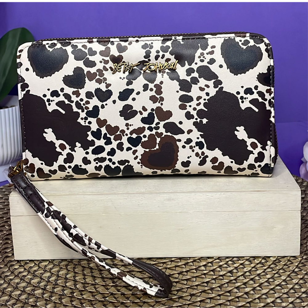 BILLETERA - BETSEY JOHNSON CON ESTAMPADO TIPO VAQUITA