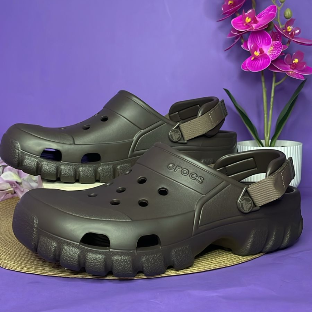 CROCS - CROCS MARRÓN PARA CABALLERO