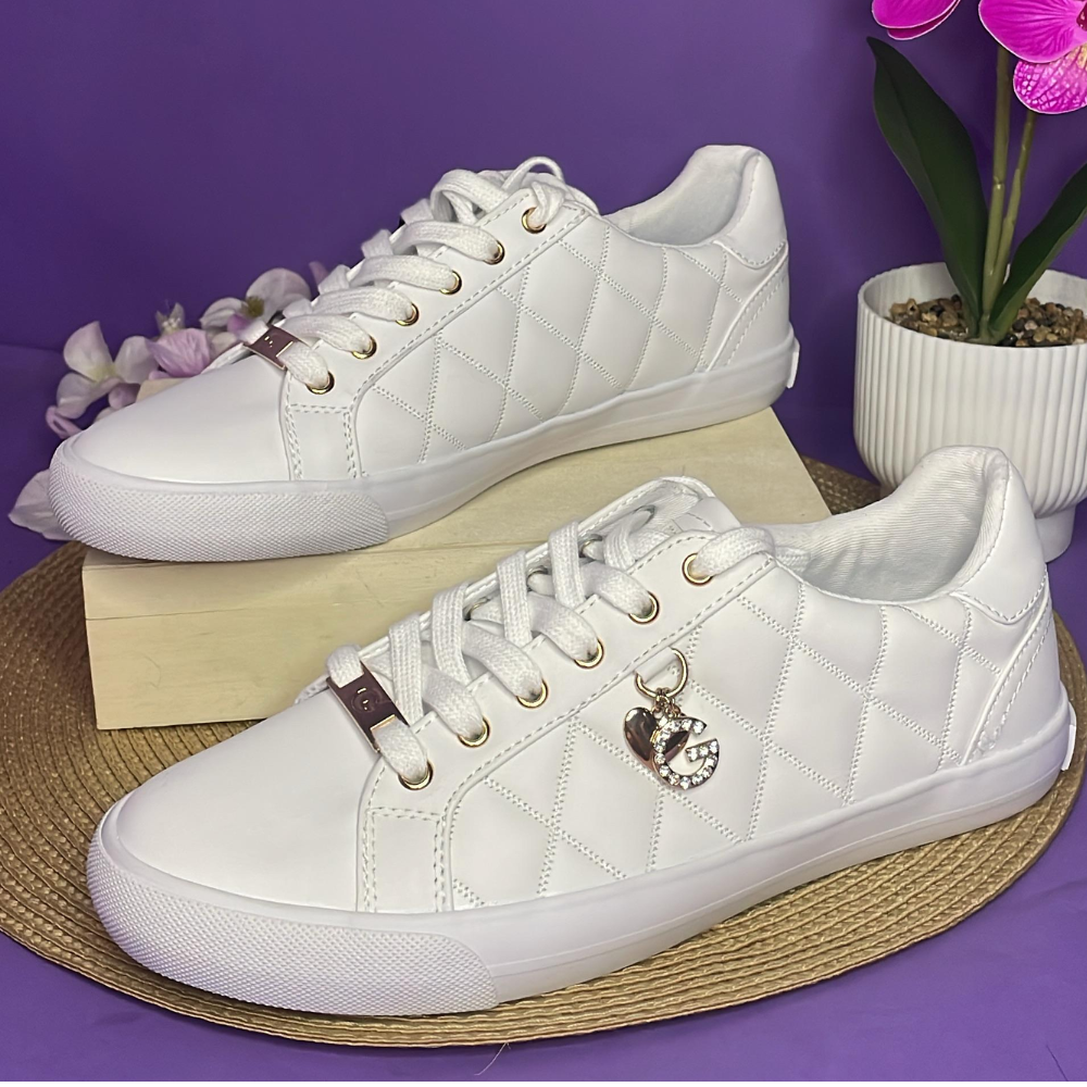 TENIS - GBG BLANCOS CON DORADO PARA DAMA