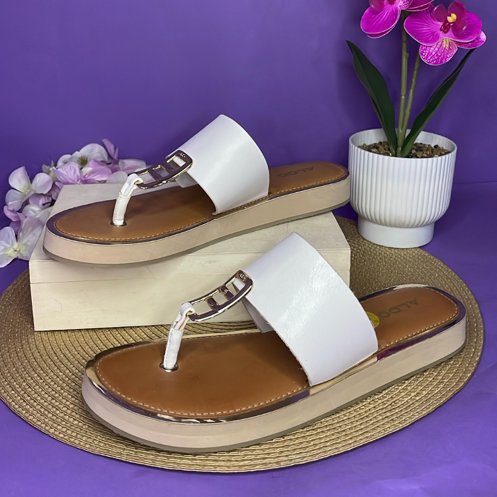 SANDALIAS - ALDO BLANCAS CON DORADO
