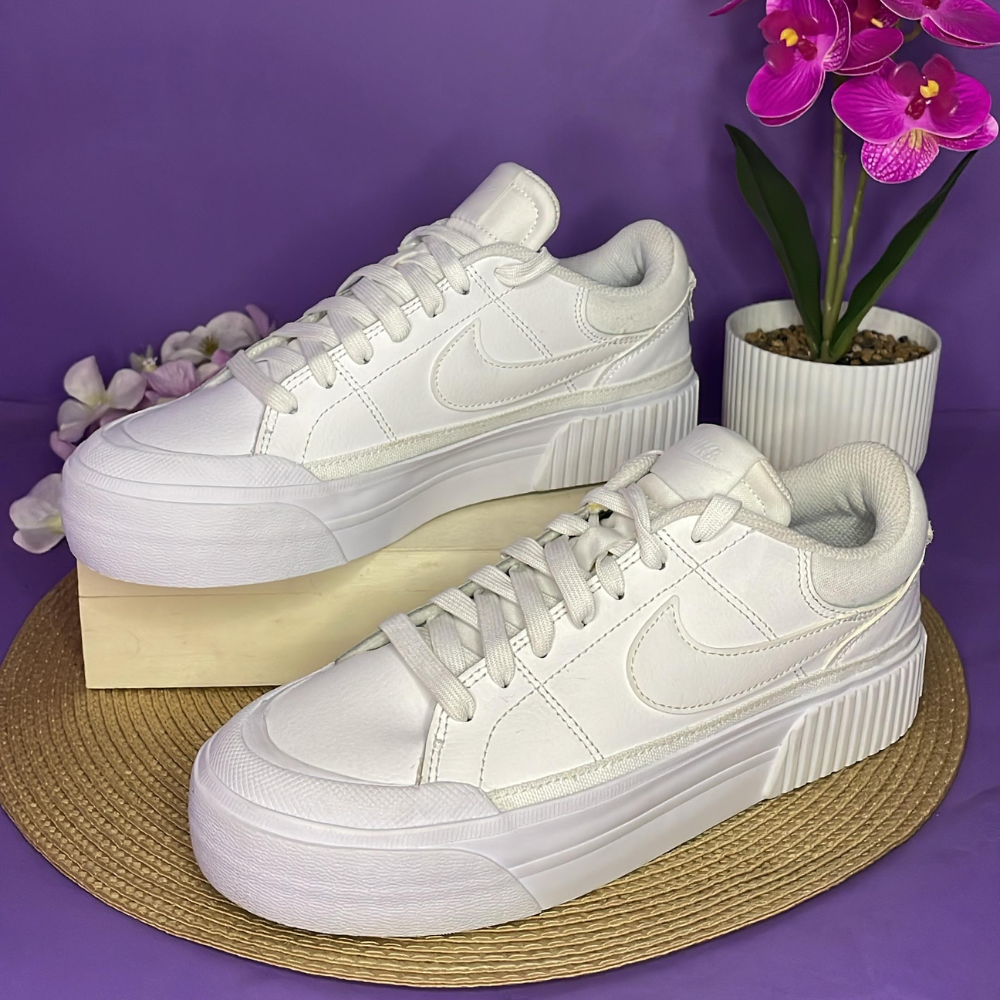TENIS - NIKE BLANCOS