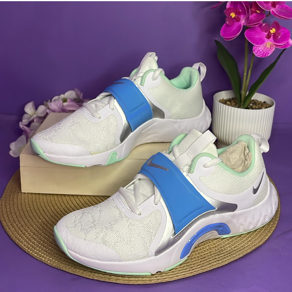 TENIS - NIKE BLANCO CON CELESTE