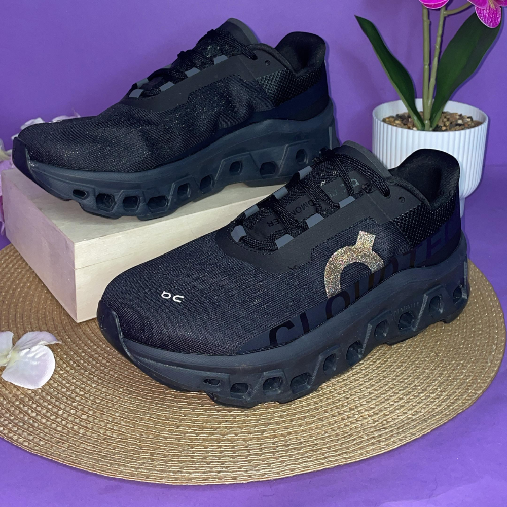 TENIS - ON CLOUD NEGRO PARA DAMA