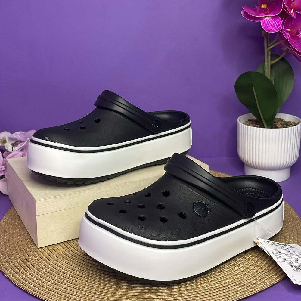 CROCS - NEGRO CON BLANCO