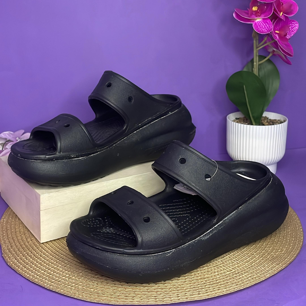 CROCS - NEGROS TIPO SANDALIAS